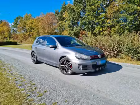 Volkswagen Golf GTI 2.0 TSI