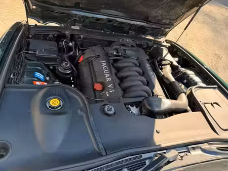 Jaguar XJ