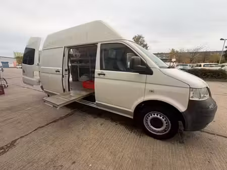 Volkswagen Transporter T5 1.9 TDI 84