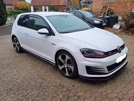 Volkswagen Golf GTI 2.0 TSI 220