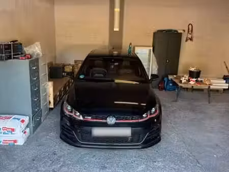 Volkswagen Golf GTI TCR 2.0 TSI 290