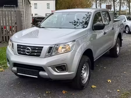 Nissan Navara Double Cab 2.3 Visia 4x4