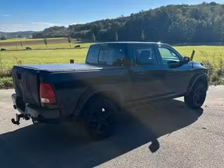 Dodge RAM 1500 V8 5.7