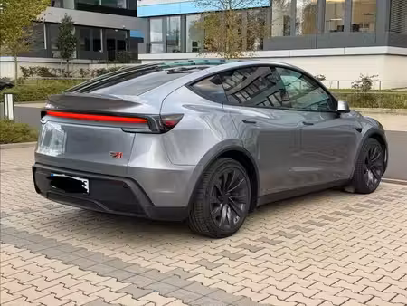 Tesla Model Y Grande Autonomie
