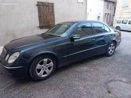 Mercedes-Benz Classe E E 240 V6 2.6 177