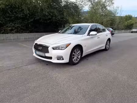 Infiniti Q50 2.0 211