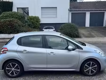 Peugeot 208 1.4 VTi 95