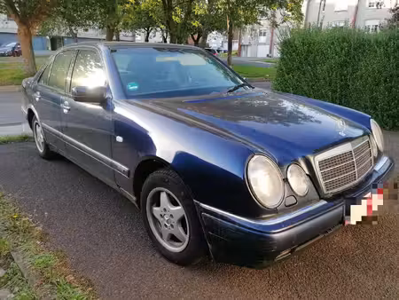 Mercedes-Benz Classe E E 200 136 Elegance