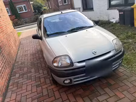 Renault Clio 75