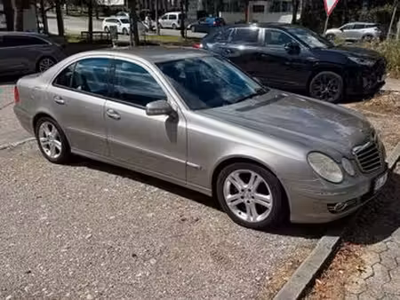 Mercedes-Benz Classe E E 200 Avantgarde