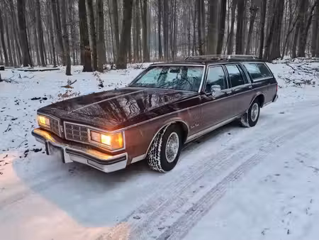Oldsmobile Custom Cruiser 