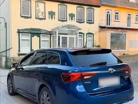 Toyota Avensis 1.8 147