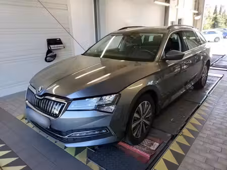 Škoda Superb 1.4 218 Ambition