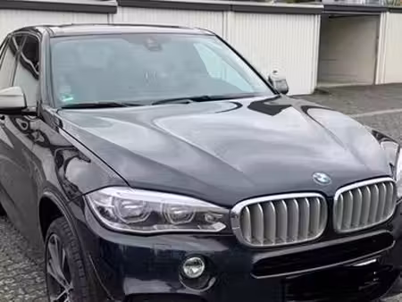 BMW X5 M50d 3.0 381