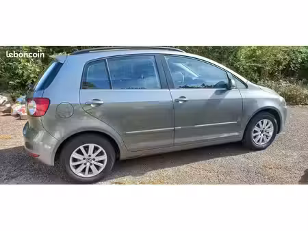 Volkswagen Golf 1.6 TDI 105