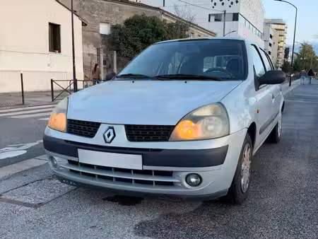 Renault Clio 75