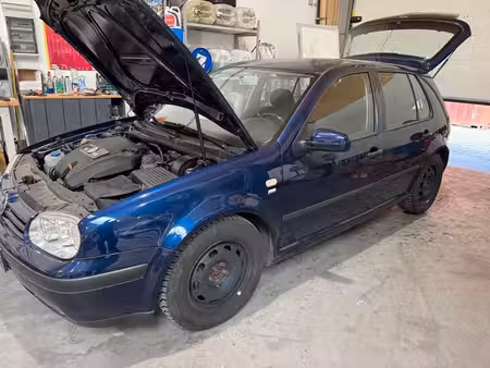 Volkswagen Golf 2.0 100