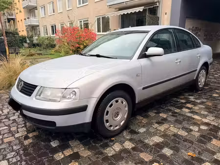 Volkswagen Passat 1.6 100