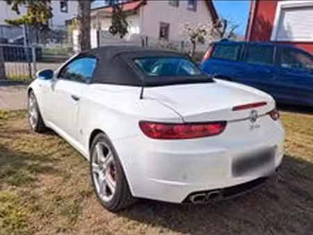 Alfa Romeo Spider 2.2 185