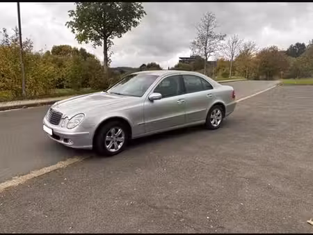 Mercedes-Benz Classe E E 200