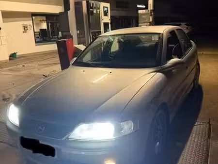 Opel Vectra 2.2 125