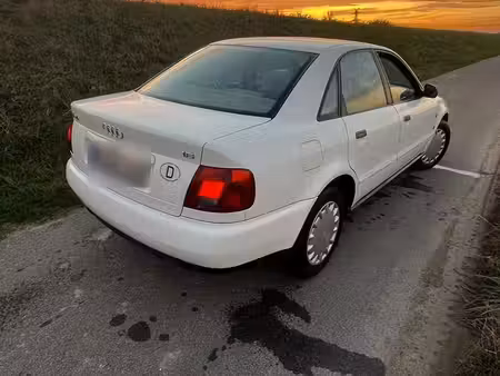 Audi A4 1.6 101