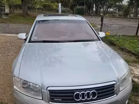 Audi A8 V8 4.2 335 quattro