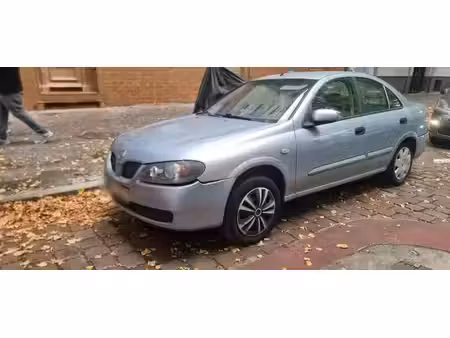 Nissan Almera 
