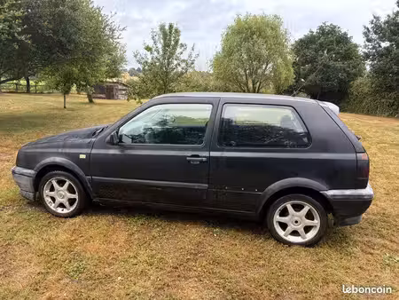 Volkswagen Golf 1.9 SDI 64