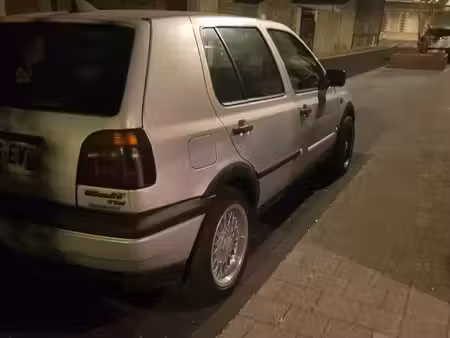 Volkswagen Golf 1.9 TDI 110