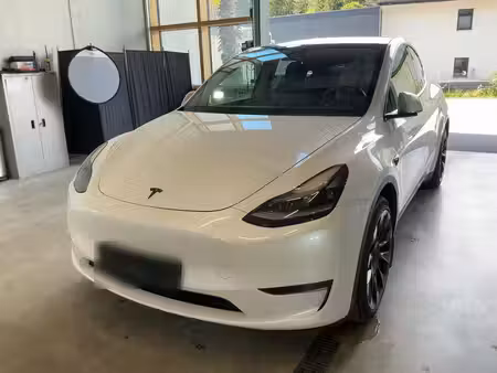 Tesla Model Y 4x4