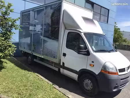 Renault Master 2.5 dCi 100