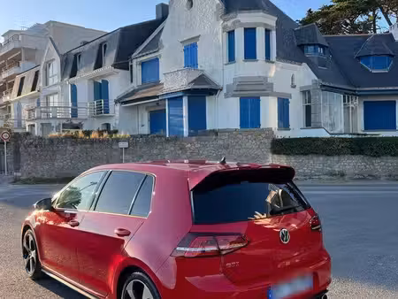 Volkswagen Golf GTI 2.0 TSI 230 Performance