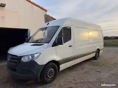 Mercedes-Benz Sprinter 143