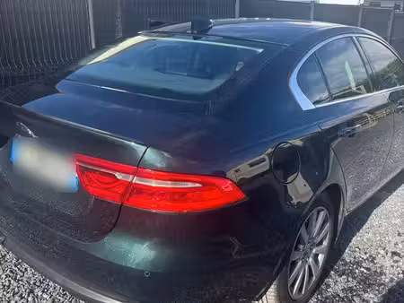 Jaguar XE D180 2.0 180