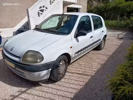 Renault Clio 1.9 D 65
