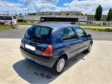Renault Clio 1.4 73