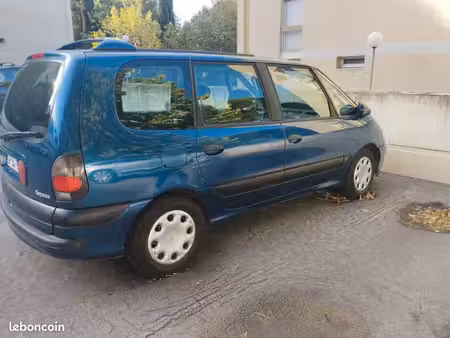 Renault Espace 2.2 110