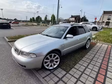 Audi A4 V6 2.4 165