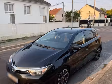 Toyota Auris 1.8 98