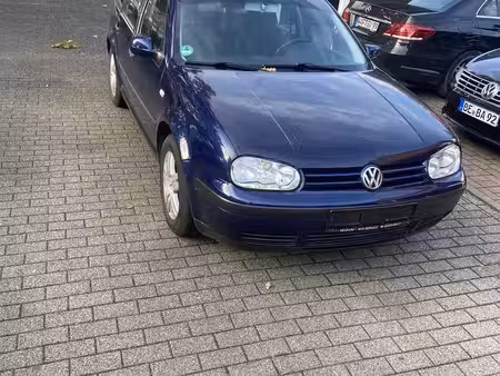 Volkswagen Golf 1.6 105