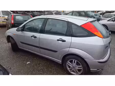 Ford Focus 1.6 100