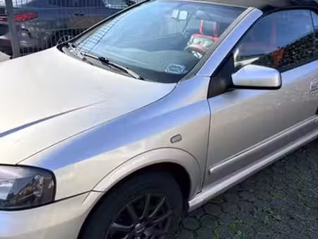 Opel Astra 2.2 147