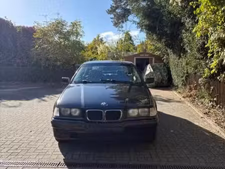 BMW Série 3 361i 1.9 105