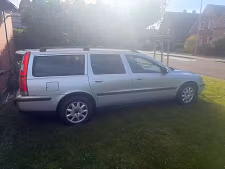 Volvo V70 2.4 140