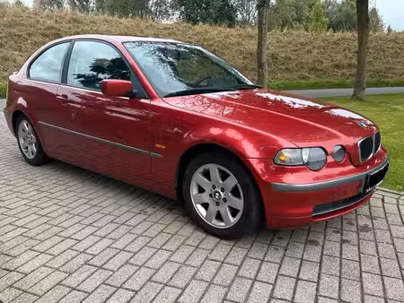 BMW Série 3 361i 1.8 115