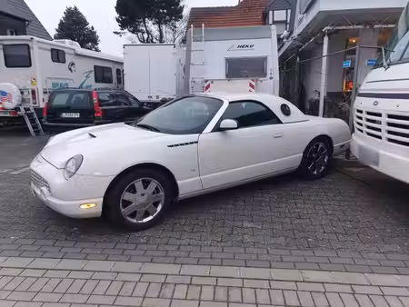 Ford Thunderbird V8 4.0