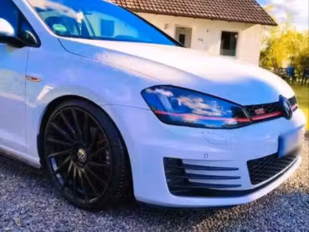 Volkswagen Golf GTI 2.0 TSI 220