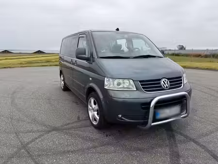 Volkswagen Transporter T5 2.5 TDI