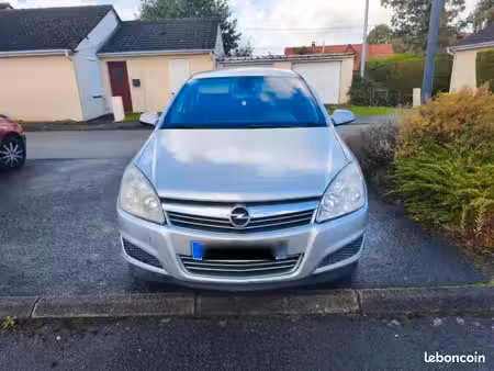 Opel Astra 1.5 90